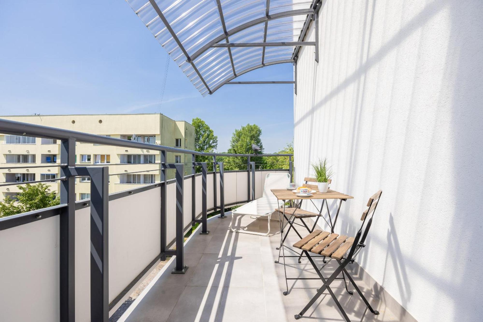 Near Lazienki Krolewskie W Warszawie By Renters Apartament Warszawa