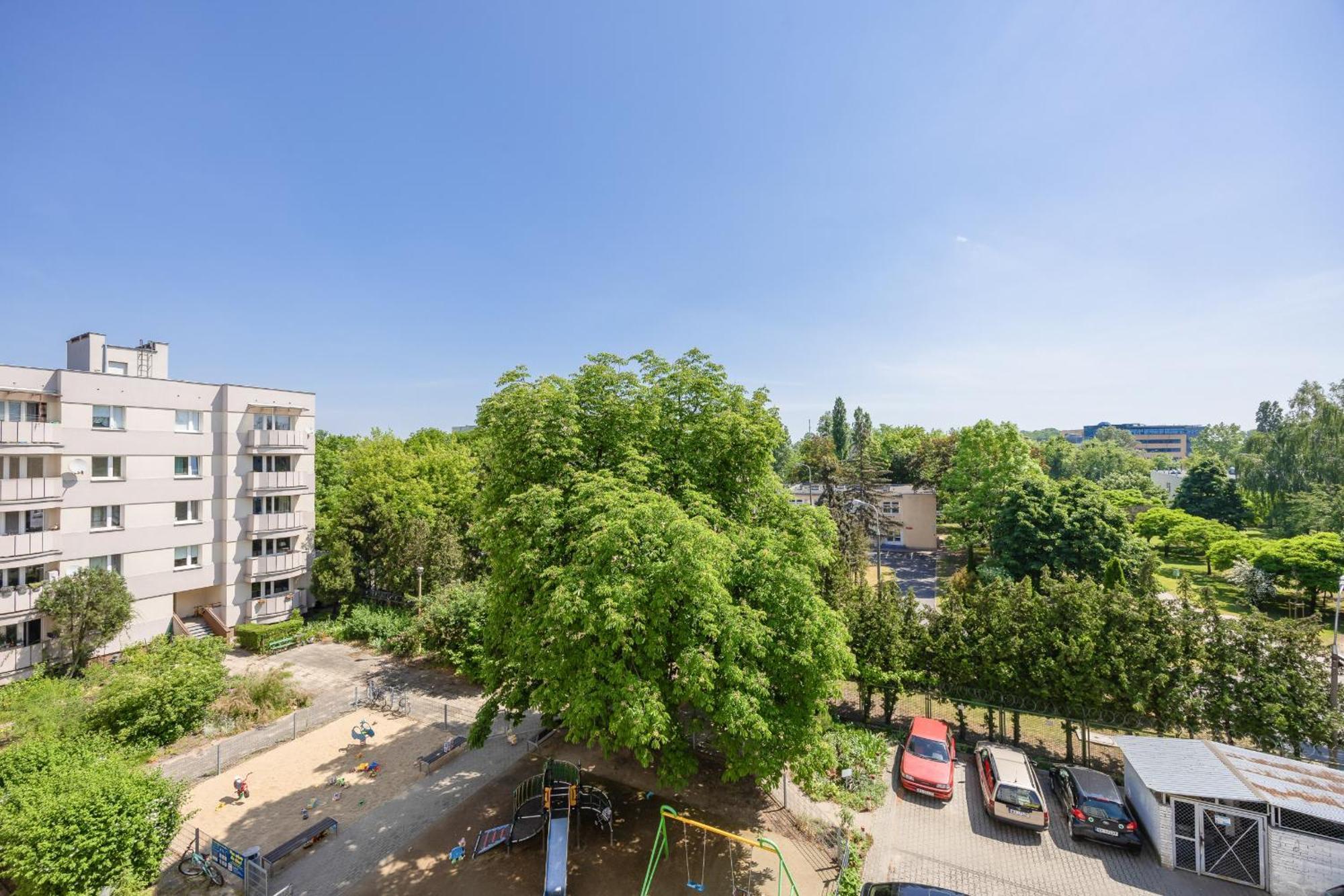 Near Lazienki Krolewskie W Warszawie By Renters Leilighet